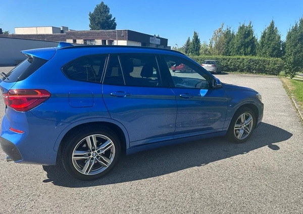 BMW X1 cena 79999 przebieg: 216000, rok produkcji 2018 z Bielawa małe 211